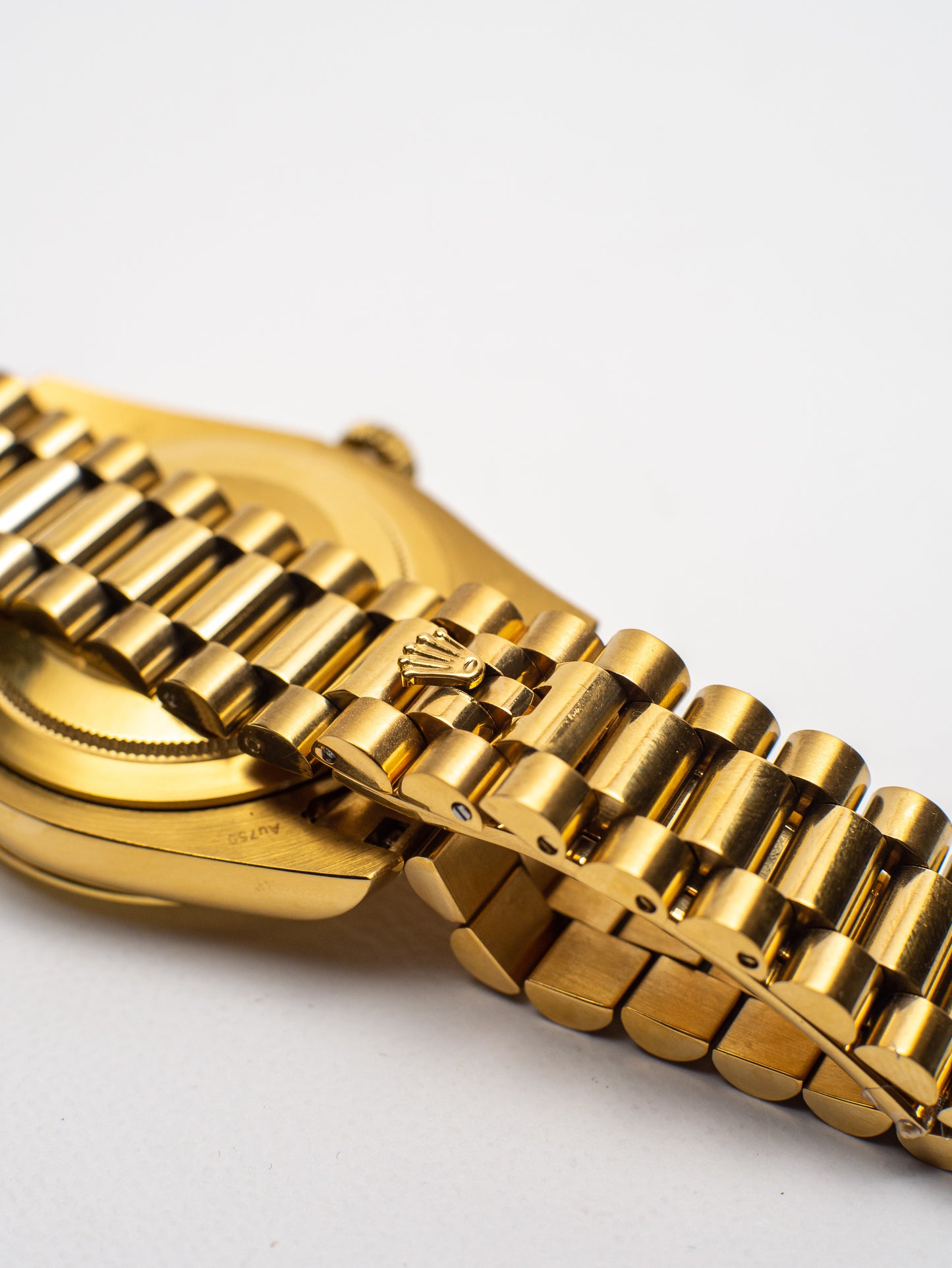 Rolex Day-Date "President" – Esfera Negra con Diamantes Baguette