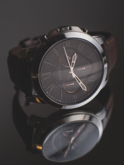 Reloj Fossil Grant para hombre con cronógrafo y correa de cuero genuino  FS4813