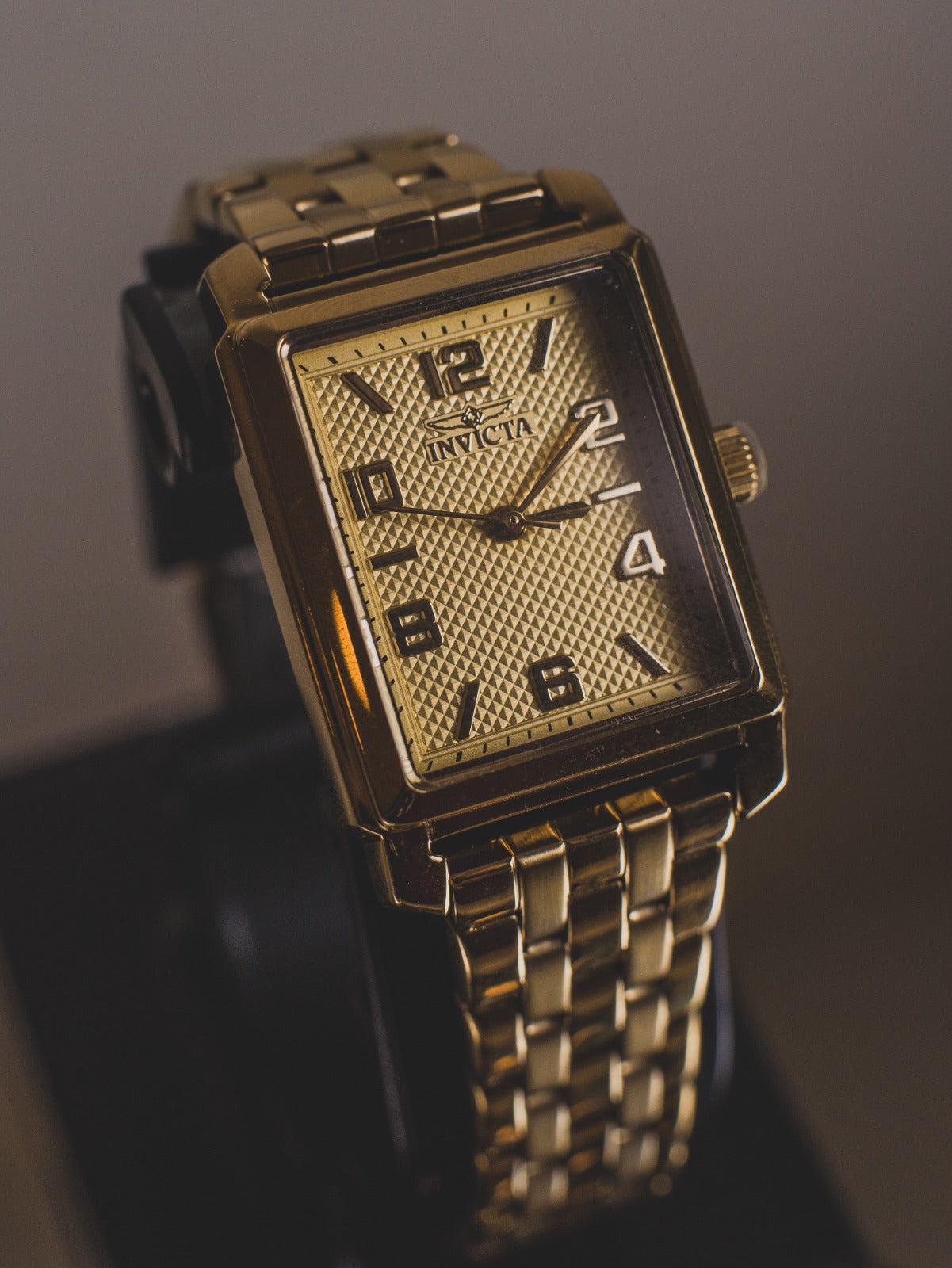 Reloj Invicta Vintage -46665 Gold