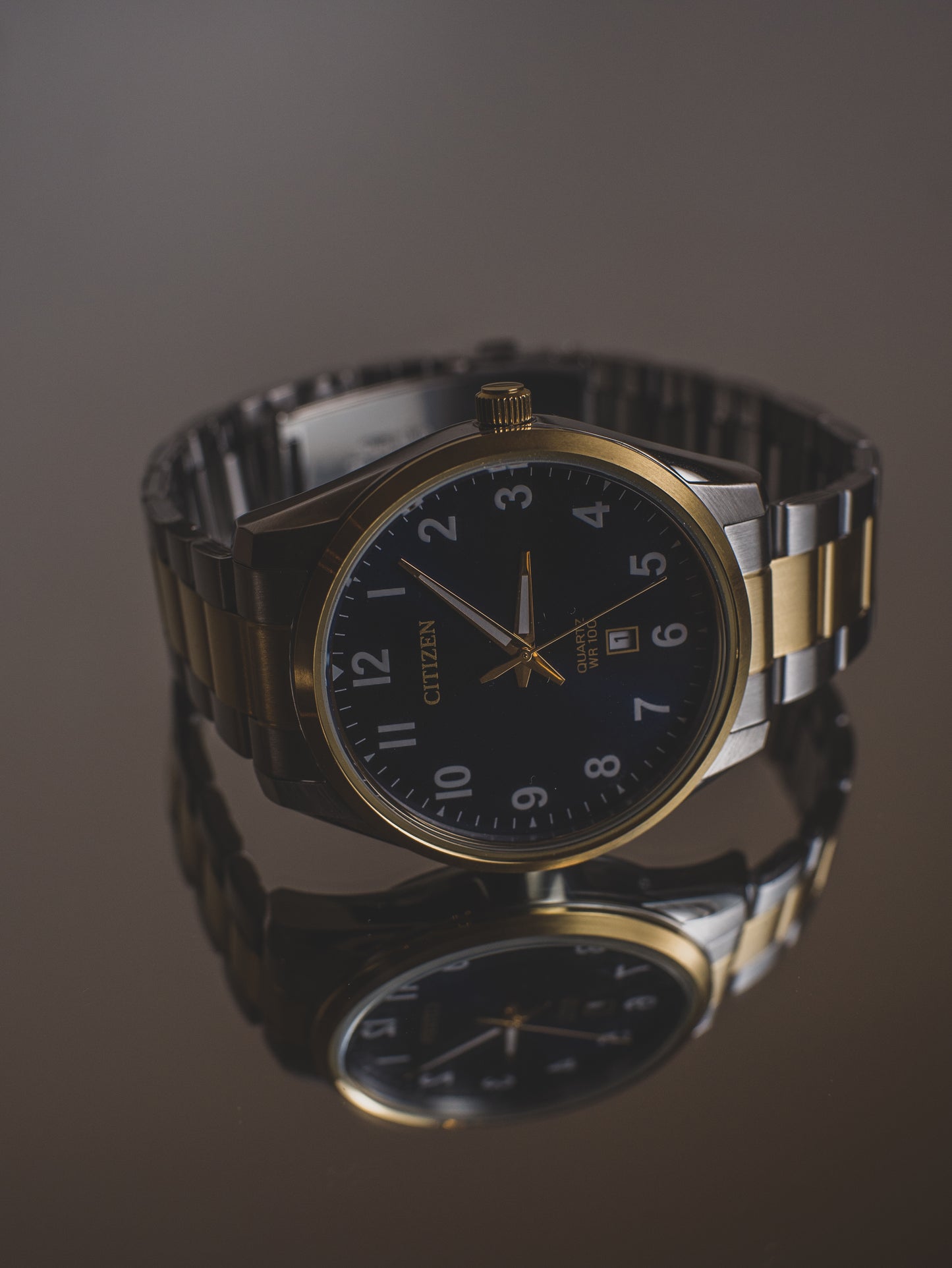 Reloj Citizen de cuarzo para hombre con correa de acero inoxidable  BI1036-57L