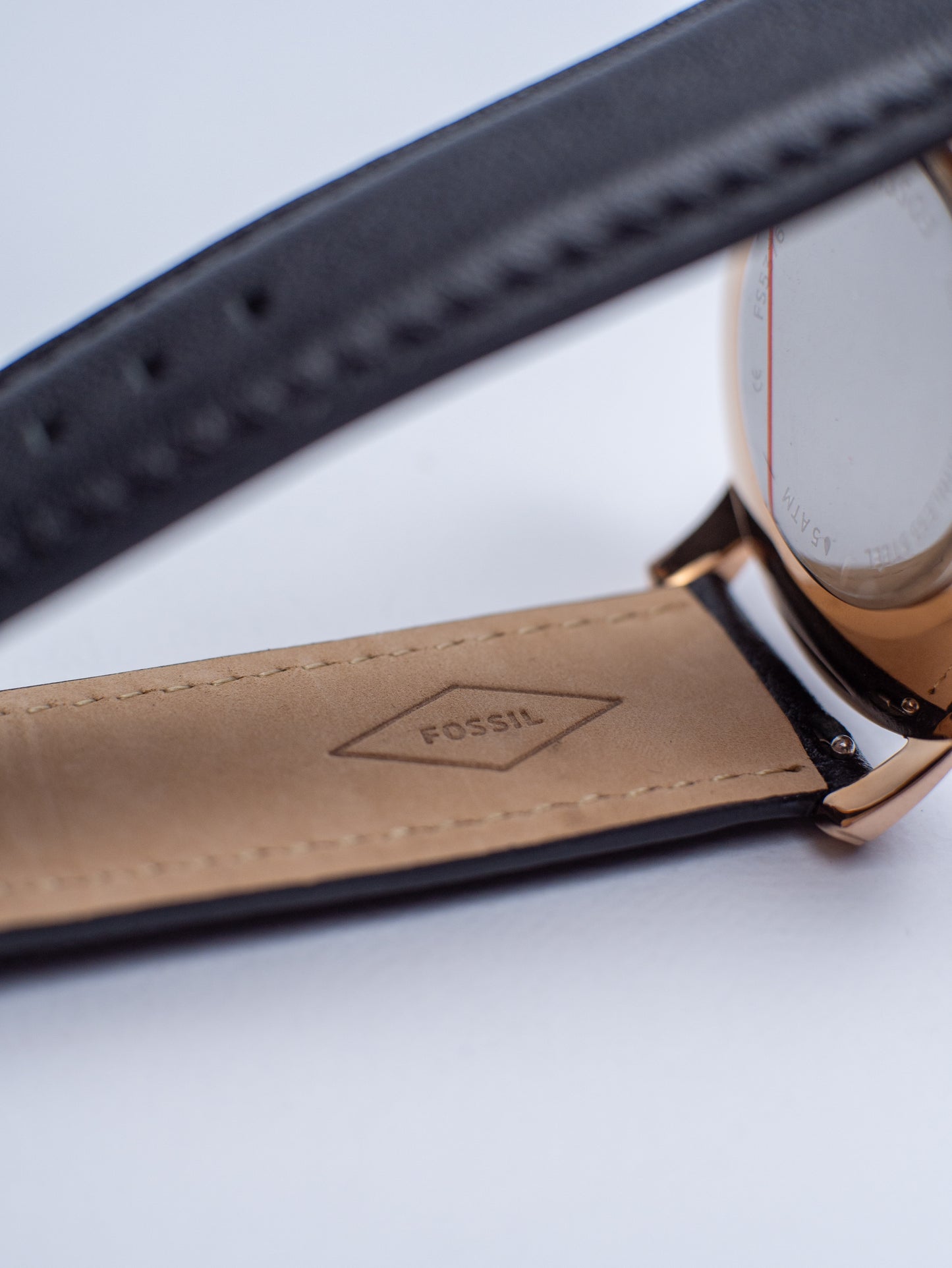 Reloj Fossil The Minimalist para Hombre - Oro Rosa y Cuero Negro FS5376