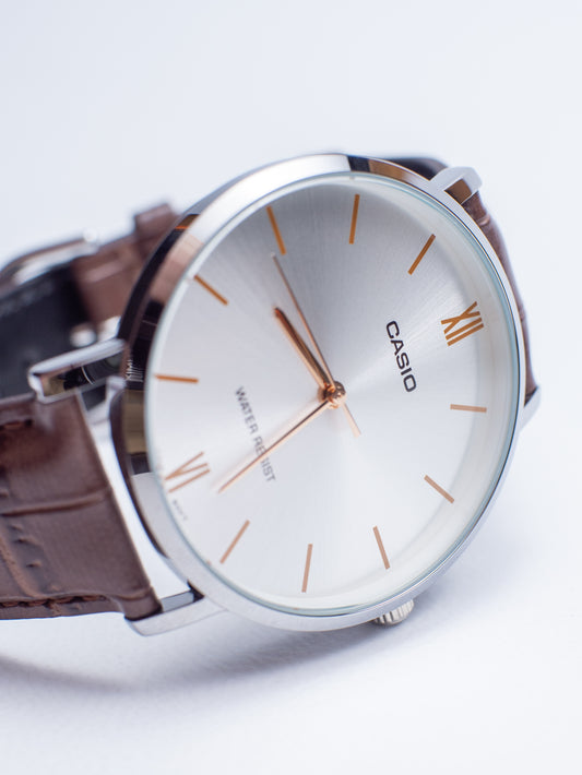 Reloj Casio Minimalista – Cuero Marrón MTP-VT01L-7B2