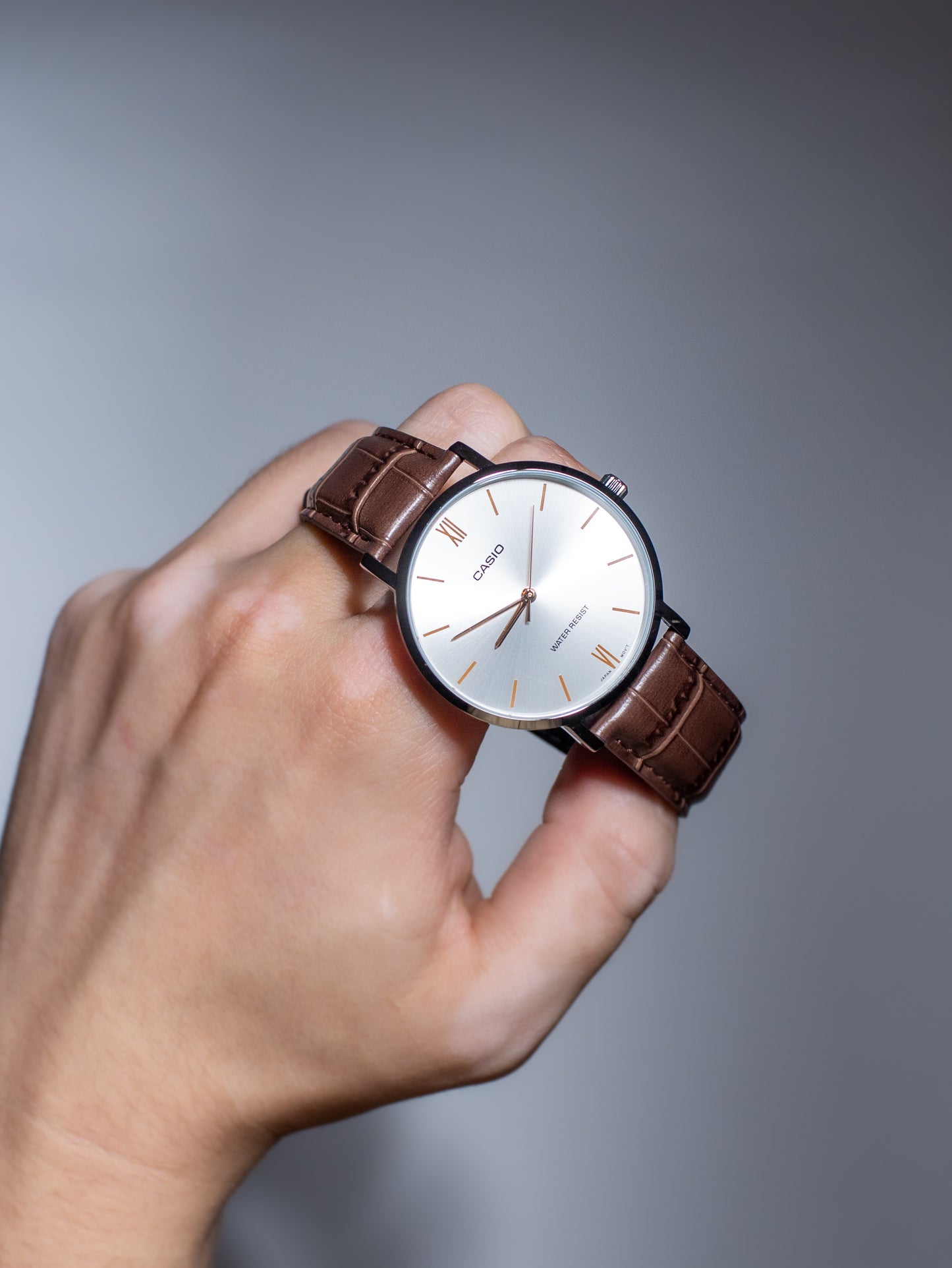 Reloj Casio Minimalista – Cuero Marrón MTP-VT01L-7B2