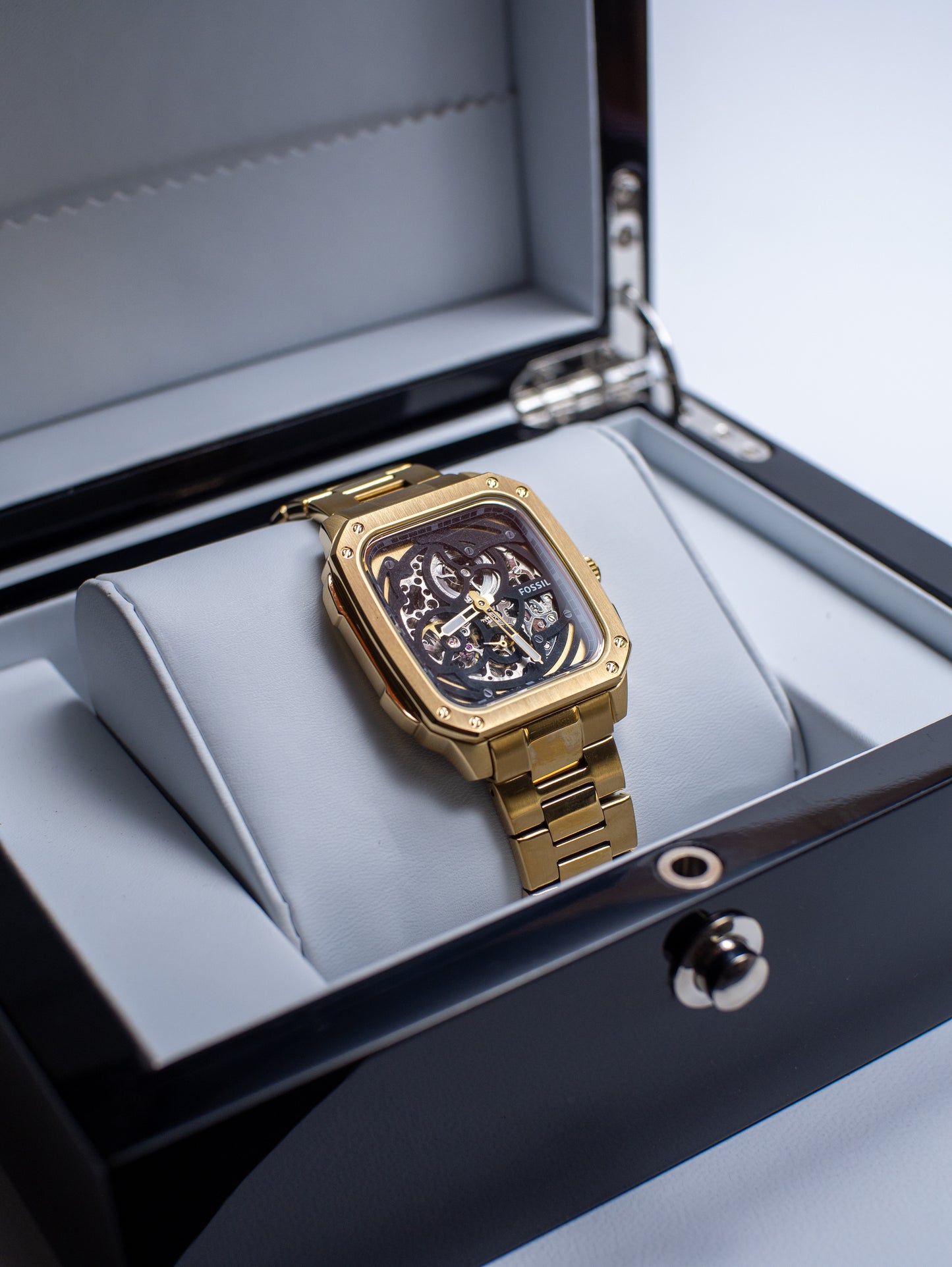 Reloj Fossil Inscription Automático – Esqueleto Dorado BQ2573