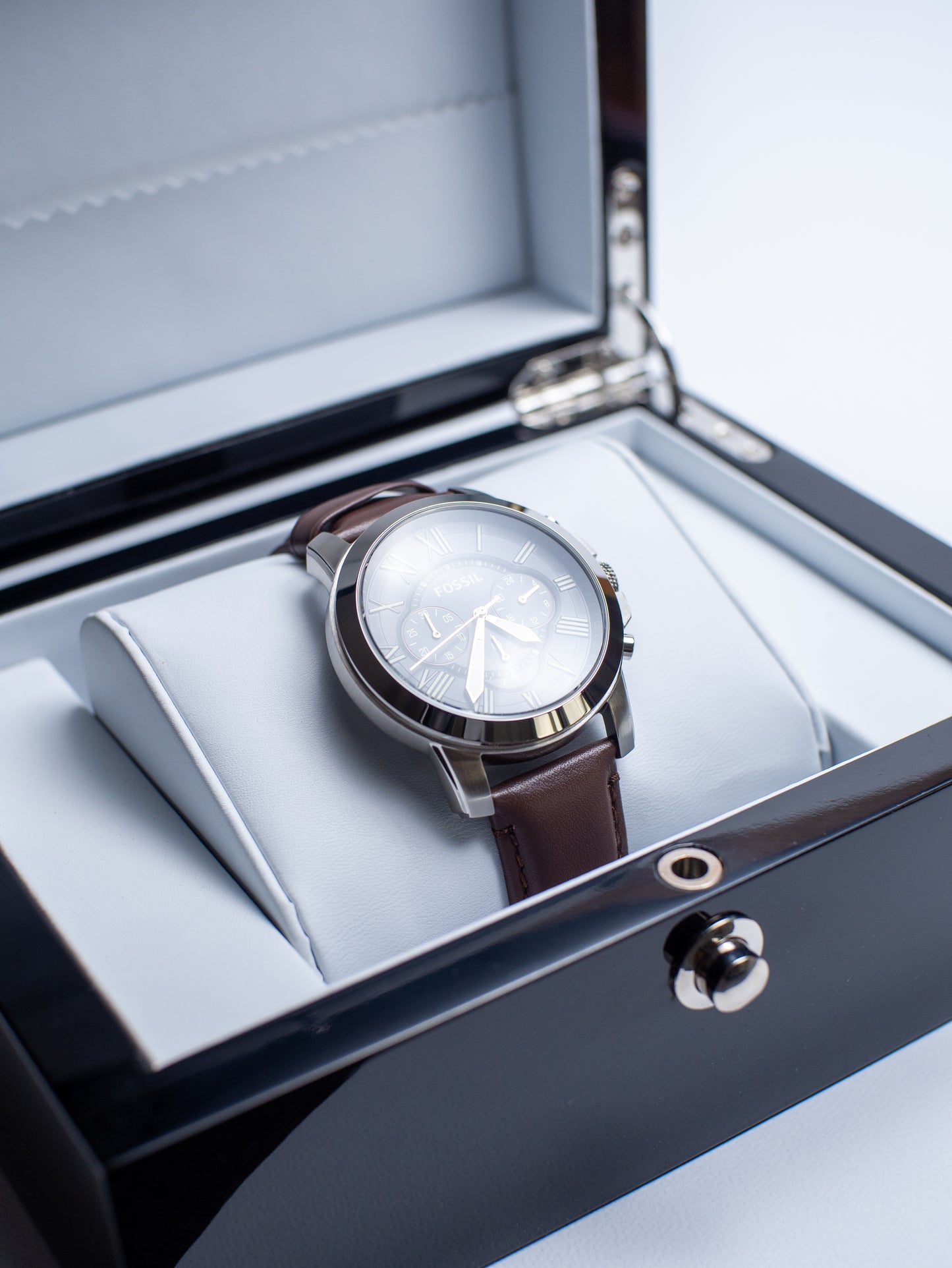Reloj Fossil Grant Chronograph – Cuero Marrón y Dial Negro FS4813
