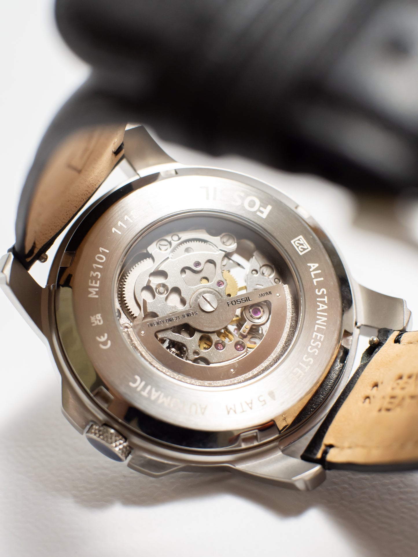 Reloj Fossil Grant Automático – Esqueleto de Cuero Negro ME3101